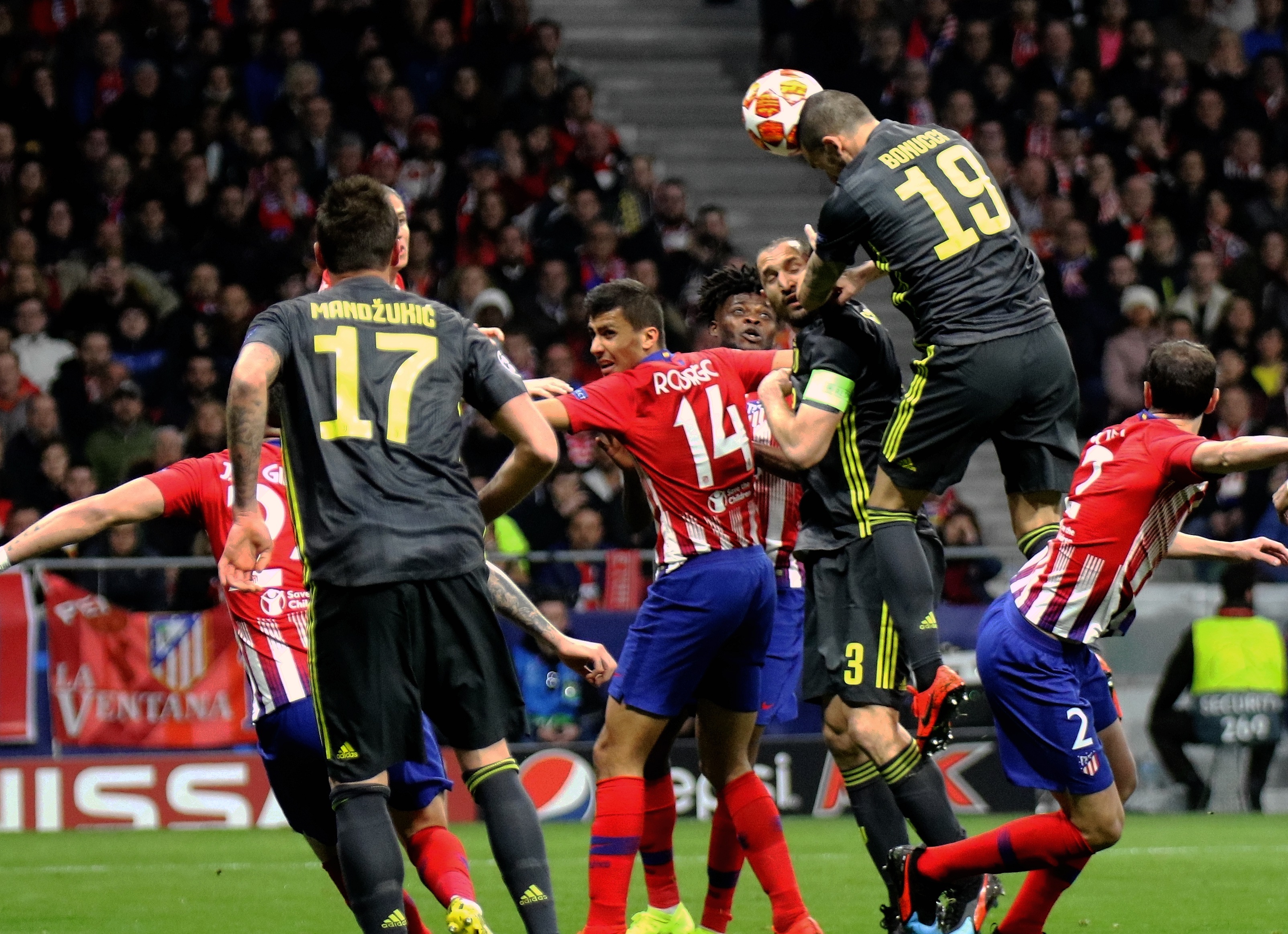 扑救成功率仅58%！多纳鲁马此项数据排在英超倒数第三