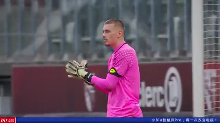 C罗前队友：C罗能踢到100岁！不喜欢梅西就不喜欢足球！（C罗昔日队友：C罗能踢到百岁！不喜欢梅西就不是足球迷！）